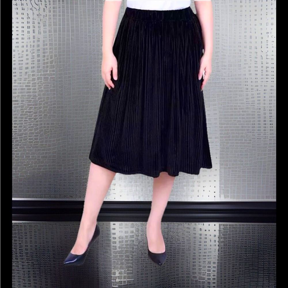 NY Collection Black Full Sweep Petite Pleated Velvet A-Line Elastic Waist Skirt